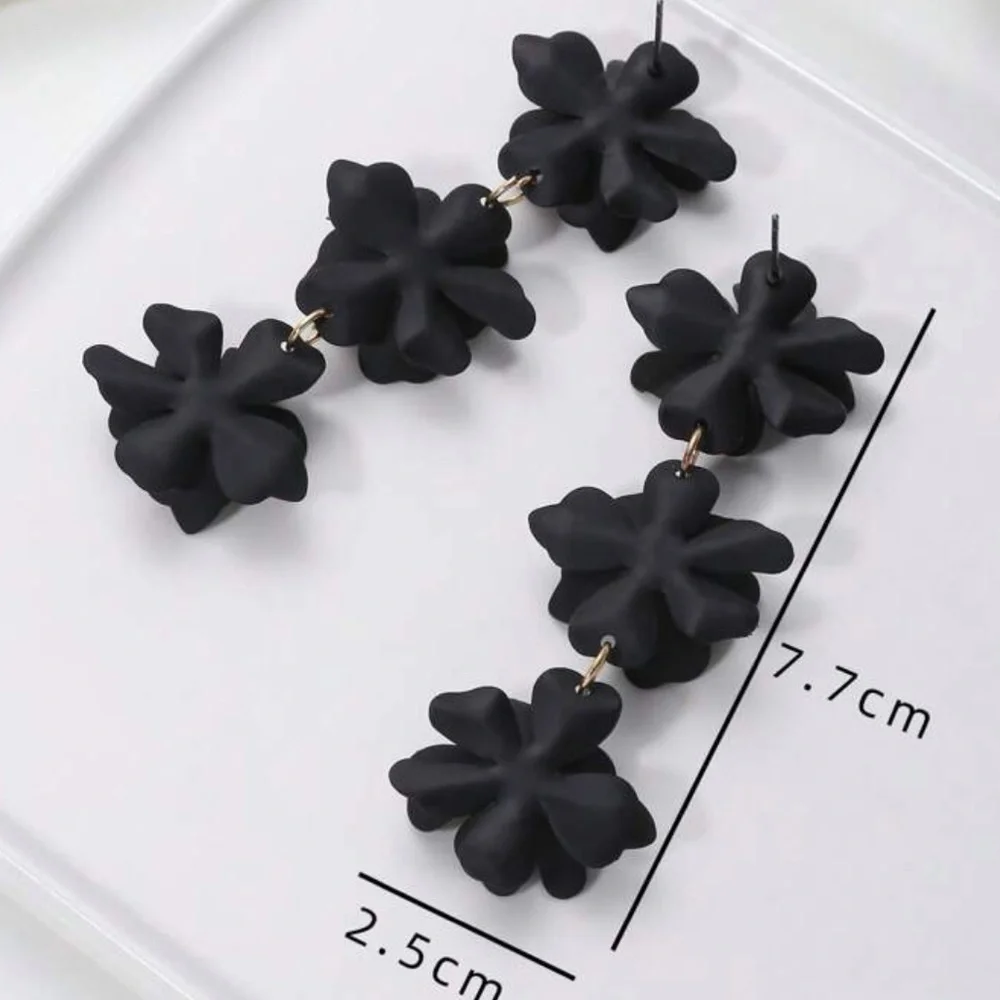 Black flower drop earrings pierced metal alloy gold - Picture 2 of 7